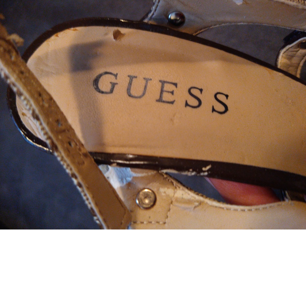 GUESS BROWN STILETTO HEALS - SLING BACK - CUTE - SIZE 5.5 - Picture 2 of 12
